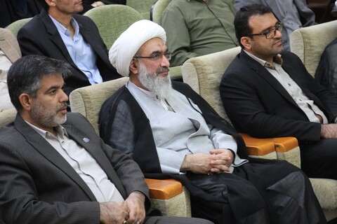 تصاویر/ رونمایی از مجموعه آثار ۴۰ جلدی رهبر معظم انقلاب اسلامی در دانشگاه خلیج فارس
