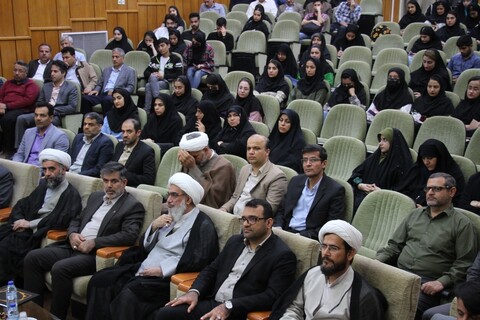 تصاویر/ رونمایی از مجموعه آثار ۴۰ جلدی رهبر معظم انقلاب اسلامی در دانشگاه خلیج فارس