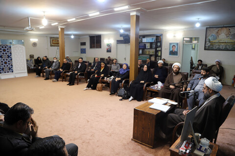 تصاویر / دیدار جمعی از مشاوران با امام جمعه همدان