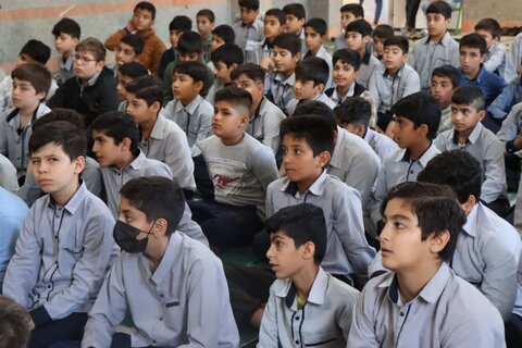 جلسه «امام شناسی» امام جمعه عالیشهر برای دانش آموزان