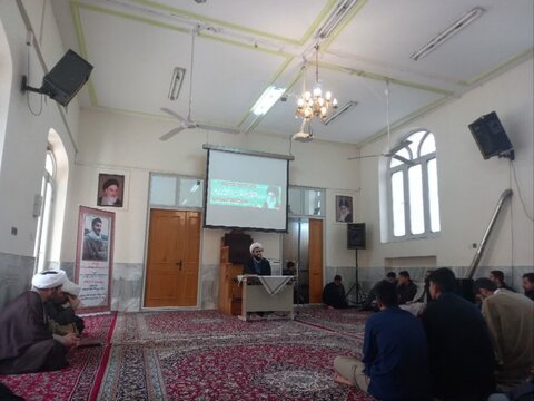 تصاویر نشست بصیرتی ۹ دی در مدرسه حضرت ولیعصر(عج)بروجرد