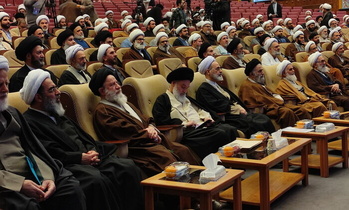 به مردم اعلام میکنیم در خوشیها و ناراحتیها کنار شما هستیم