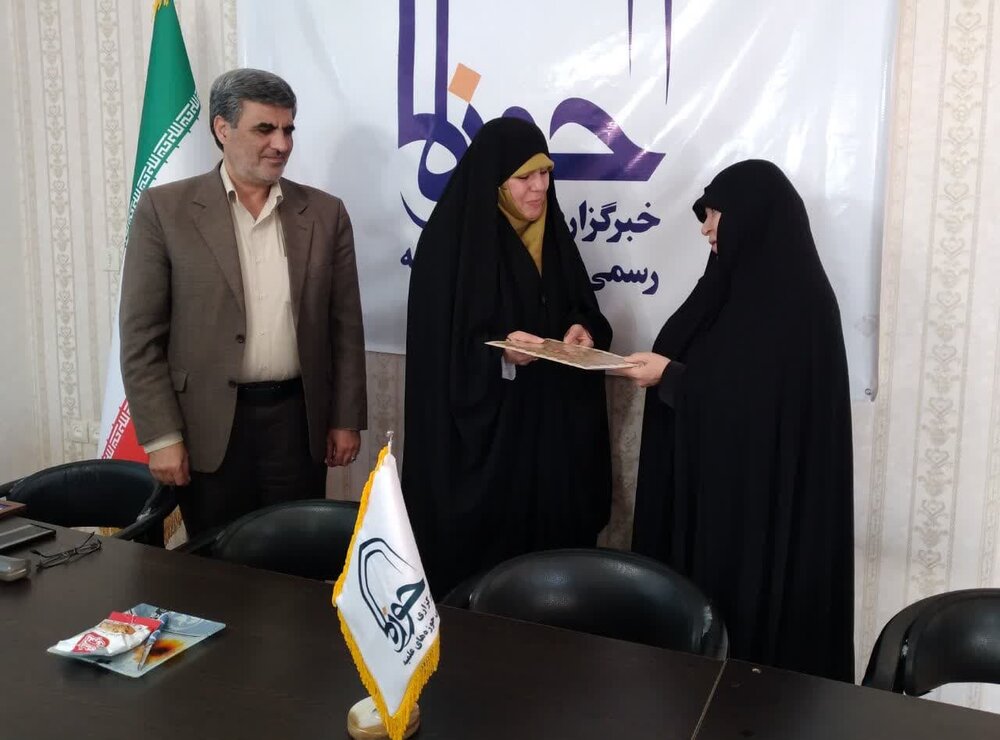 جمع آوری خاطرات خانوادههای شهدا در اولویت بنیاد شهید همدان قرار دارد