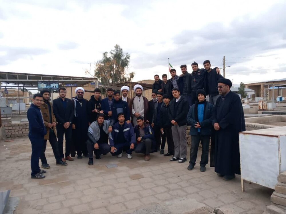 تجدید میثاق طلاب مدرسه علمیه آیت الله مصطفوی با آرمانهای شهدا