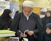 تصاویر/ بازدید حجت الاسلام والمسلمین پورذهبی از نمایشگاه مکتب اسوه حسنه