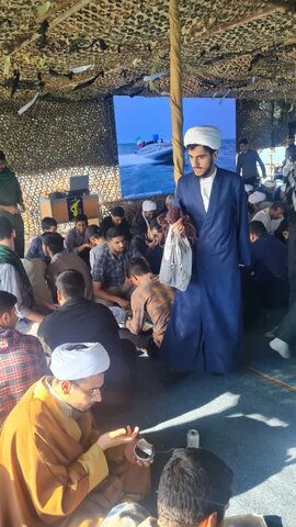 تصاویر/بازدید طلاب و روحانیون استان قم از دستاوردهای دفاعی نیرو دریایی سپاه پاسداران