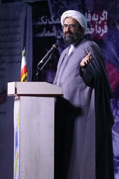 ملامت ها هرگز طلاب و روحانیون را از رسالت معلمی و مبلغی غافل نخواهد ساخت