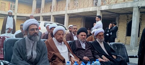 بالصور/ وكيل السيد السيستاني يتفقد مدرسة الإمام علي عليه السلام العلمية في ميناب