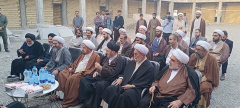 بالصور/ وكيل السيد السيستاني يتفقد مدرسة الإمام علي عليه السلام العلمية في ميناب