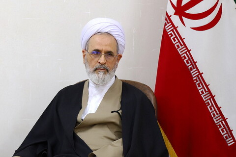 ایجاد منابع پایدار شرط ادامه مسیر حوزه علمیه در هر شرایطی است تصاویر/ دیدار رییس سازمان منابع طبیعی و آبخیزداری کشور با آیت الله اعرافی