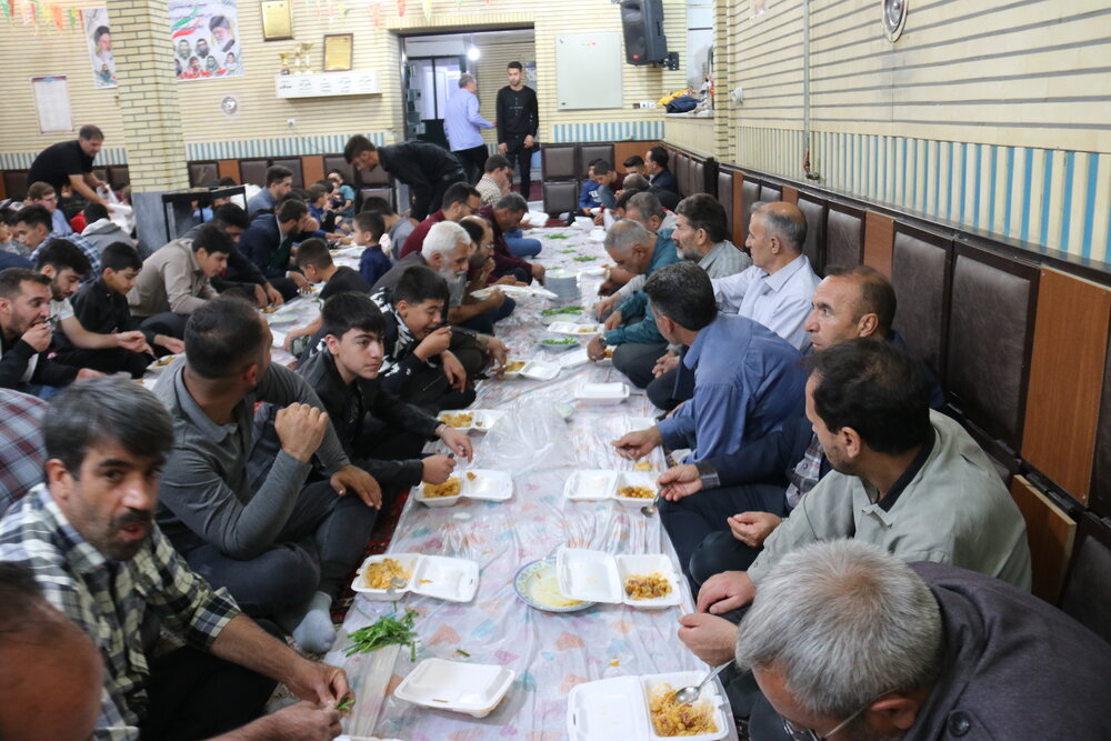 تجلیل از ۷ روحانی و عالم پیشکسوت محله حسین آباد ارومیه