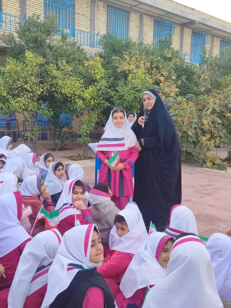 اعزام طلاب خواهر به مدارس ابتدایی گناوه به مناسبت ۹ دی