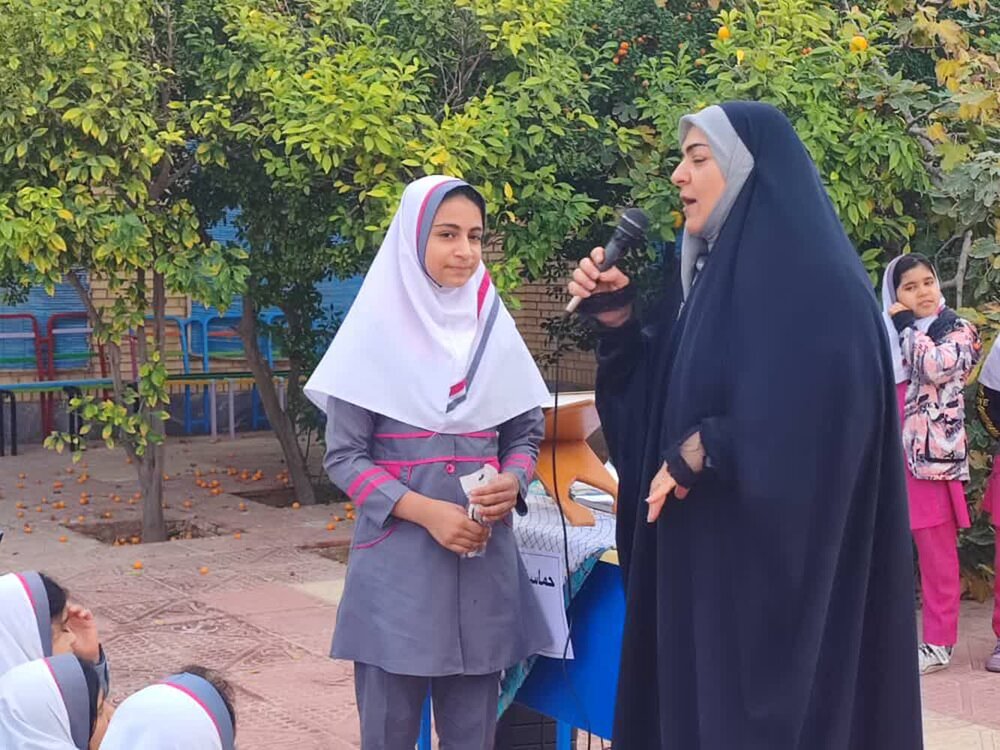 اعزام طلاب خواهر به مدارس ابتدایی گناوه به مناسبت ۹ دی