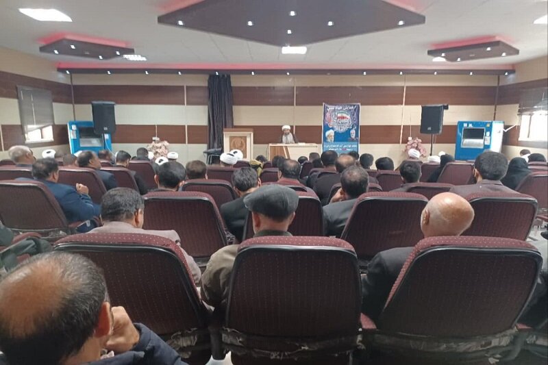 اگر بصیر نباشیم در دام دشمنان خواهیم افتاد/ در فتنه ۸۸ عدهای بیبصیرت در زمین دشمن بازی کردند