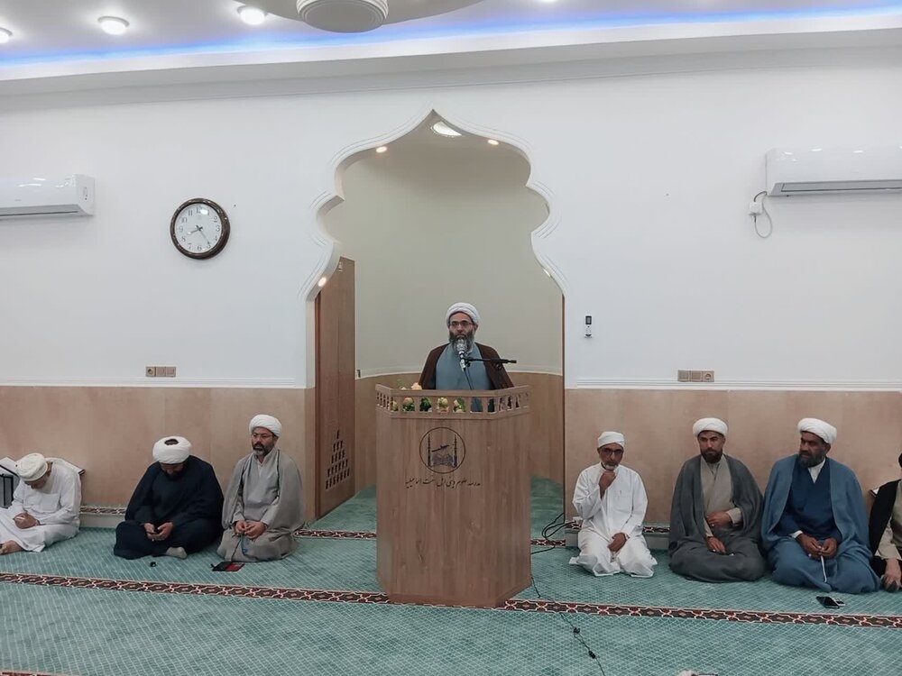 شهید حاج قاسم سلیمانی در گره گشایی مسائل ذهنی مردم نیز موفق بود