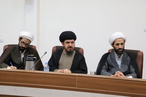 تصاویر/ نشست مدیران مدارس علمیه کردستان با حجت الاسلام و المسلمین پورذهبی