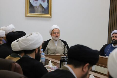 تصاویر/ نشست مدیران مدارس علمیه کردستان با حجت الاسلام و المسلمین پورذهبی