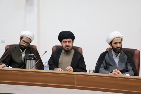 تصاویر/ نشست مدیران مدارس علمیه کردستان با حجت الاسلام و المسلمین پورذهبی