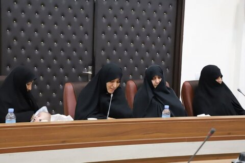 تصاویر/ نشست مدیران مدارس علمیه کردستان با حجت الاسلام و المسلمین پورذهبی