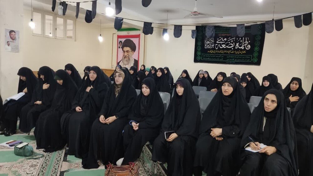 سیره تربیتی حضرت زهرا(س) الگوی بی‌نظیر برای تمام بشریت است