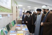 بازدید آیت‌الله موسوی جزایری از نمایشگاه آثار طلاب خوزستان