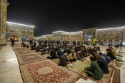 تصاویر/ اطعام زائران حرم حضرت علی (ع) در شب میلاد حضرت زهرا (س)