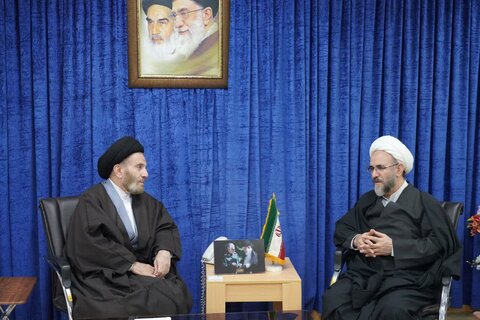 تصاویر دیدار رئیس دیوان عدالت اداری کشور با نماینده ولی فقیه در لرستان