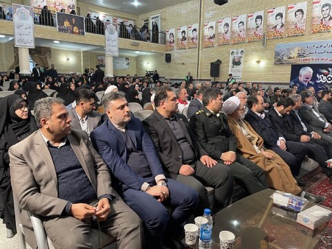 تصاویر/ همایش سراسری شعر و ادب سردار سرباز در آذرشهر