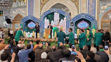 تصاویر/ ویژه برنامه میلاد حضرت زهرا(س) با عطر گل نرگس بهبهان در حرم رضوی