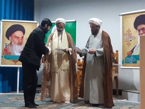 تصاویر/ برگزاری مراسم جشن میلاد حضرت زهرا(س) در مدرسه علمیه المهدی آران و بیدگل
