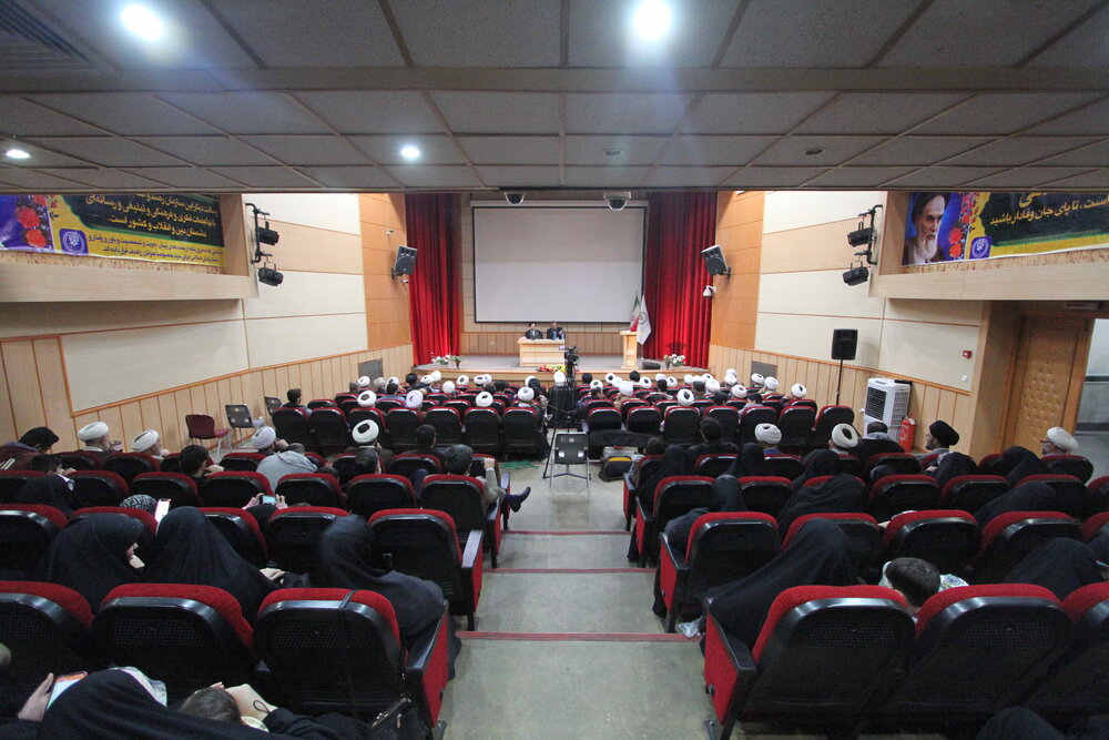 وحدت مسئولان فرهنگی محمودآباد ستودنی است