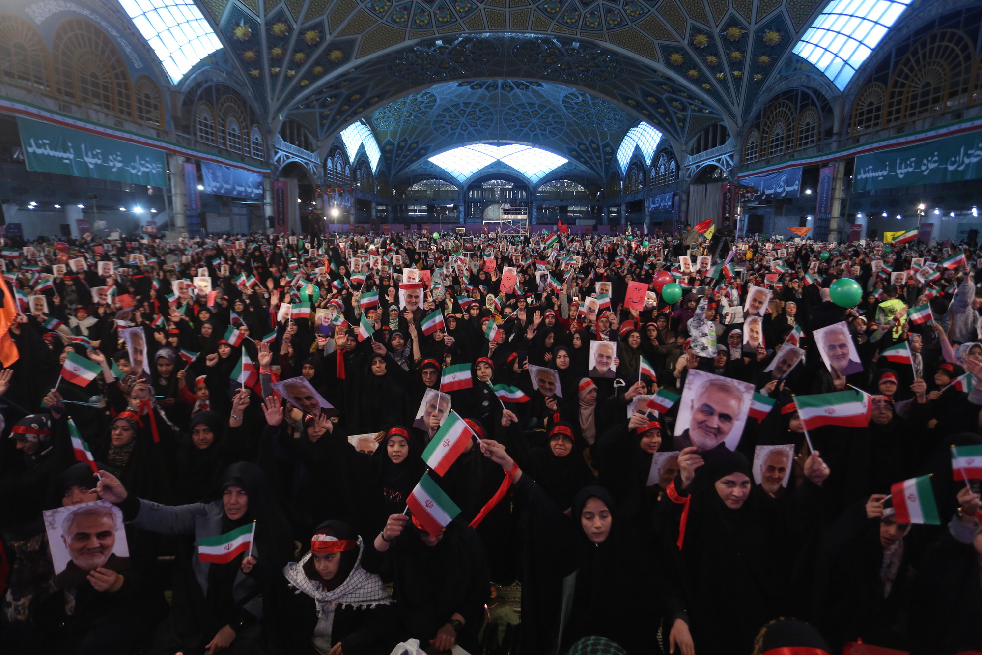 تصاویر/ اجتماع بزرگ «دختران حاج قاسم» در اصفهان