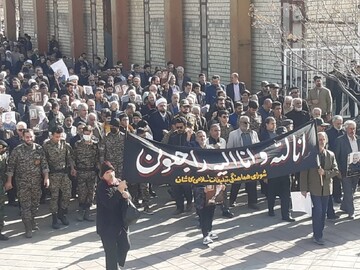 فیلم | راهپیمایی مردم کاشان در محکومیت جنایت تروریستی کرمان
