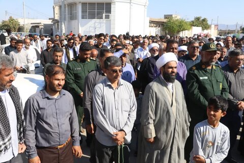 تصاویر / راهپیمایی در محکومیت جنایت کرمان در شهرستان رودان پس از نماز جمعه