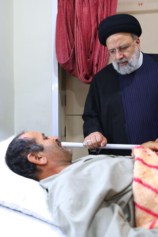 تصاویر/  عیادت از مجروحان جنایت تروریستی کرمان