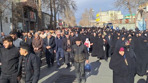 تصاویر/ راهپیمایی مردم شهرستان خوی در محکومیت اقدام تروریستی در گلزار شهدای کرمان