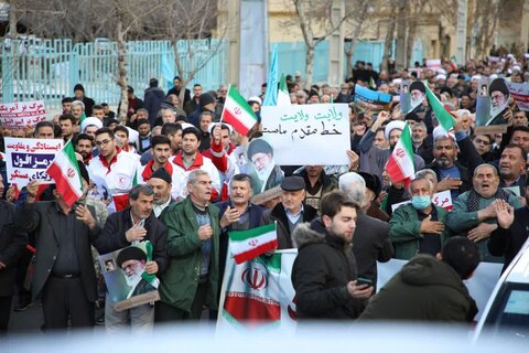 تصاویر/ راهپیمایی مردم شهرستان ارومیه در محکومیت اقدام تروریستی در گلزار شهدای کرمان
