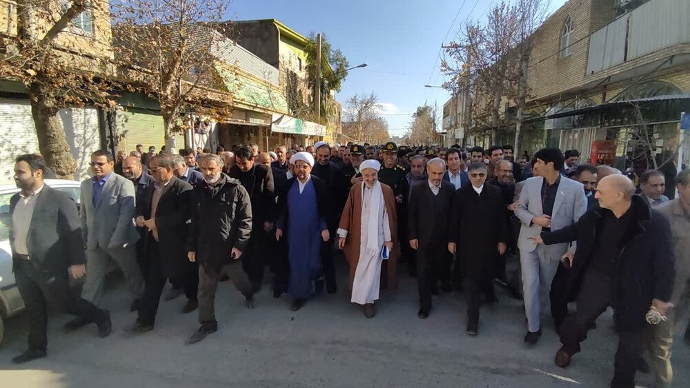 تصاویر راهپیمایی مردم کوهدشت در محکومیت حمله تروریستی کرمان