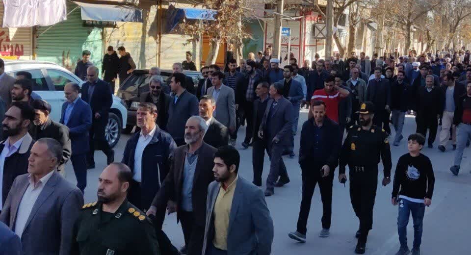 تصاویر راهپیمایی مردم کوهدشت در محکومیت حمله تروریستی کرمان