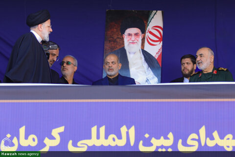 بالصور/ مراسيم تشييع شهداء الحادث الإرهابي في كرمان