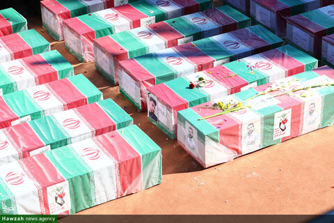 بالصور/ مراسيم تشييع شهداء الحادث الإرهابي في كرمان