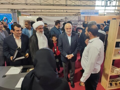 تصاویر/ بازدید امام جمعه بوشهر از نمایشگاه تخصصی صنایع دریایی و دریانوردی ایران