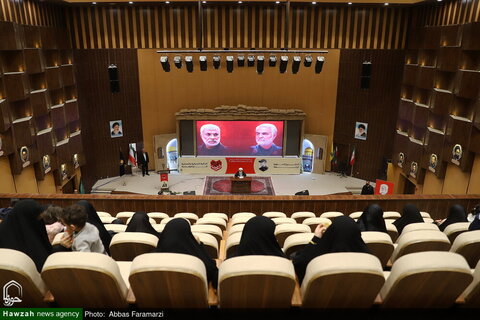 بالصور/ مراسيم الذكرى السنوية الرابعة لشهادة الحاج قاسم سليماني وأبو مهدي المهندس في مدينة قم المقدسة