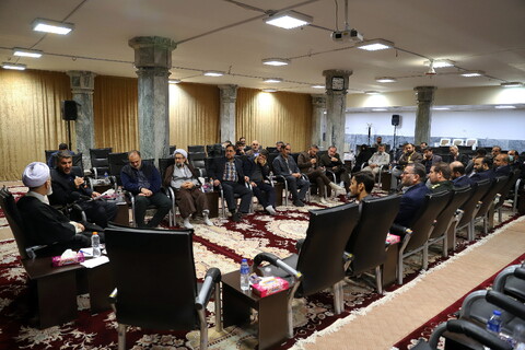 تصاویر/ دیدار اعضای شورای گزینش نهادهای اجرای قم با آیت الله اعرافی