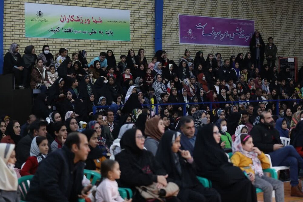 معرفی برندگان پویش پیک فاطمی در کاشان +عکس