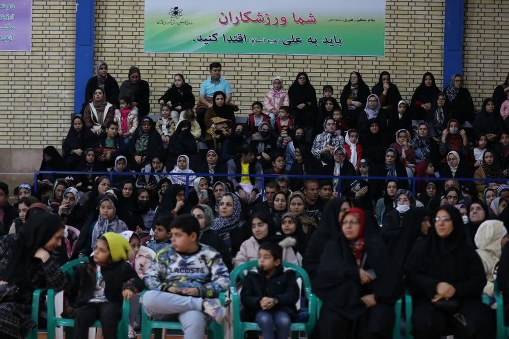 معرفی برندگان پویش پیک فاطمی در کاشان +عکس