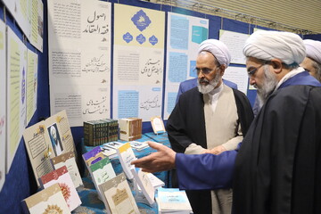 تصاویر/  بازدید آیت الله اعرافی از نمایشگاه کتاب و دستاوردهای علمی مراکز پژوهشی حوزوی
