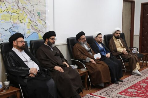 تصاویر/ نشست بررسی تفاهم نامه های فی مابین مرکز ارتباطات و امور بین الملل حوزه های علمیه با سازمان ها و نهادهای دیگر استان خوزستان