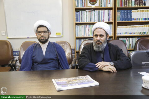 بالصور/ مدير الحوزة العلمية في بوشهر يتفقد وكالة أنباء الحوزة بقم المقدسة