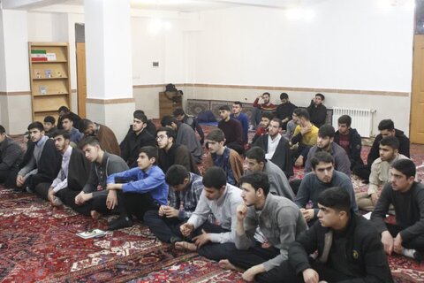 تصاویر/ هیئت هفتگی مدرسه علمیه امام خمینی(ره) شهرستان خوی